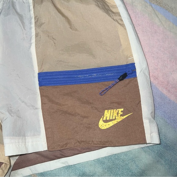 Nike Sportswear Icon Clash Packable Pullover Jacket Windbreaker & shorts M set - Picture 8 of 10